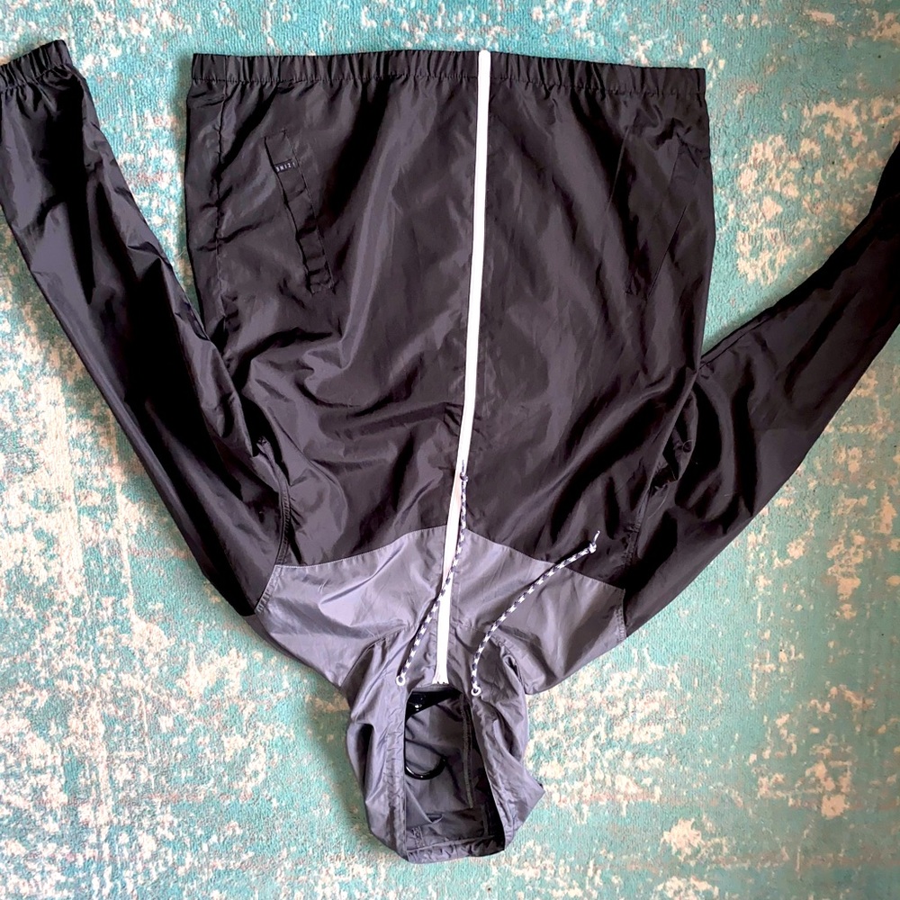 Zine windbreaker